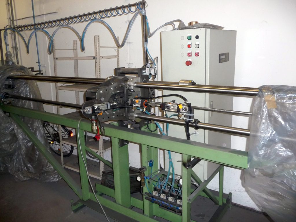 Maschine für Rohrverarbeitung


